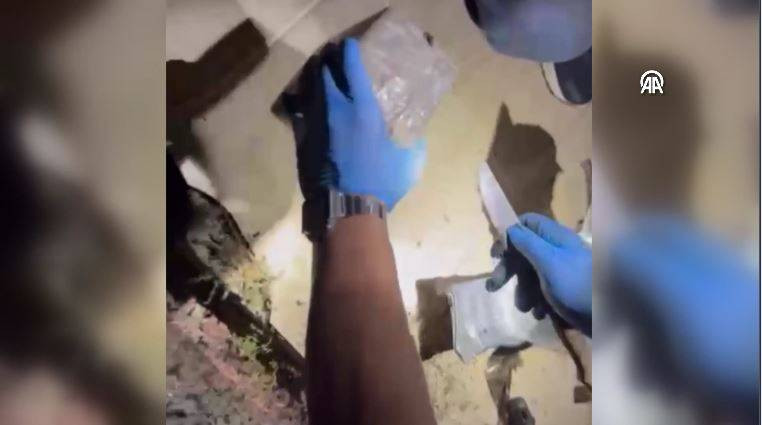 Akünün içine saklamışlar! Tam 11 kilo - Resim: 7